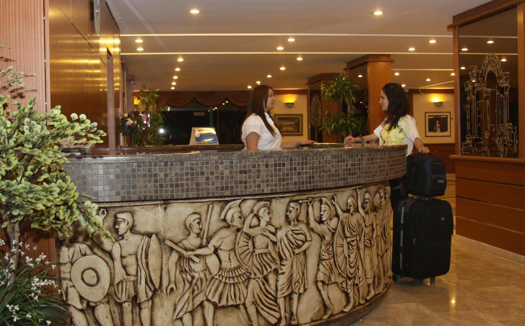 Esra Family Suite Hotel Altınkum Exteriör bild